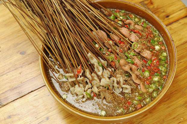  四川特色小吃技術(shù)培訓(xùn)：樂(lè)山冷鍋缽缽雞介紹