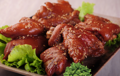 哪家烤豬蹄技術(shù)培訓(xùn)學(xué)校技術(shù)好？調(diào)味簡(jiǎn)單