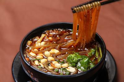 四川酸辣粉培訓(xùn)價格哪里便宜？重點掌握泡粉時間