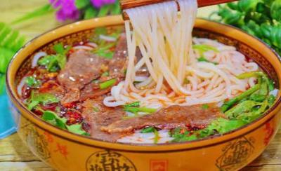 小吃培訓在哪里學最好？學習羊肉粉技術培訓