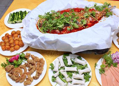 成都小吃培訓(xùn)費(fèi)用，紙包魚技術(shù)培訓(xùn)哪里專業(yè)？